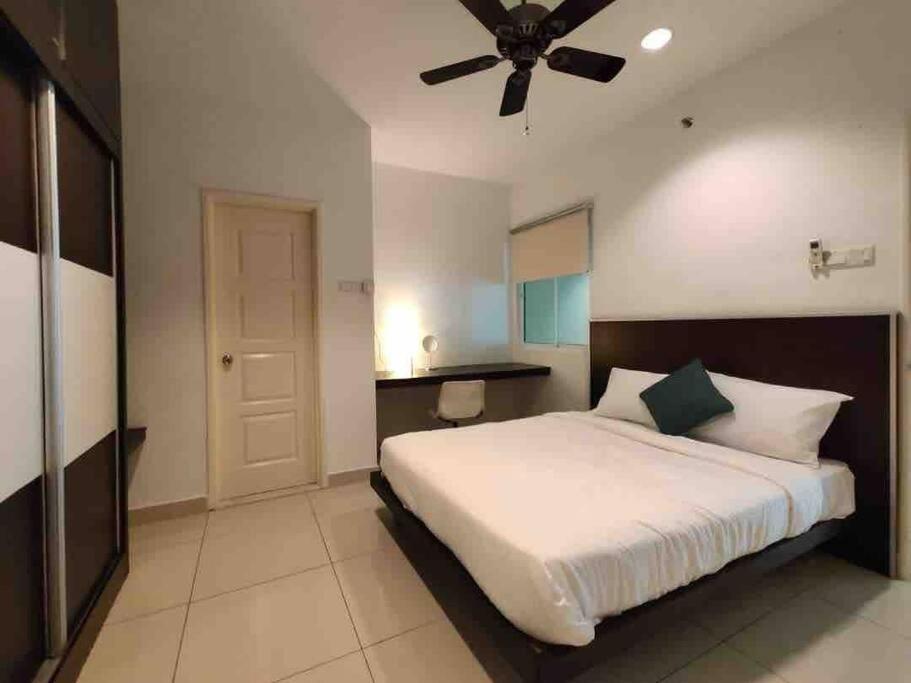 Luxury Seaview Penang Homestay @ Mansion One Gurney Pulau Pinang Джордж Таун Екстериор снимка